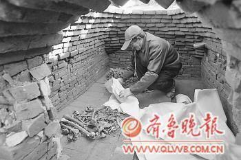 古墓群中发现84座穹隆顶砖室墓,当地人称为“丘子坟”。本报记者 赵金阳 摄
