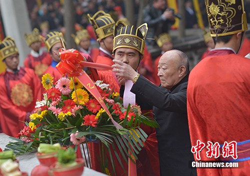 大型纪录片《孔子》揭秘孔子家祭(图)
